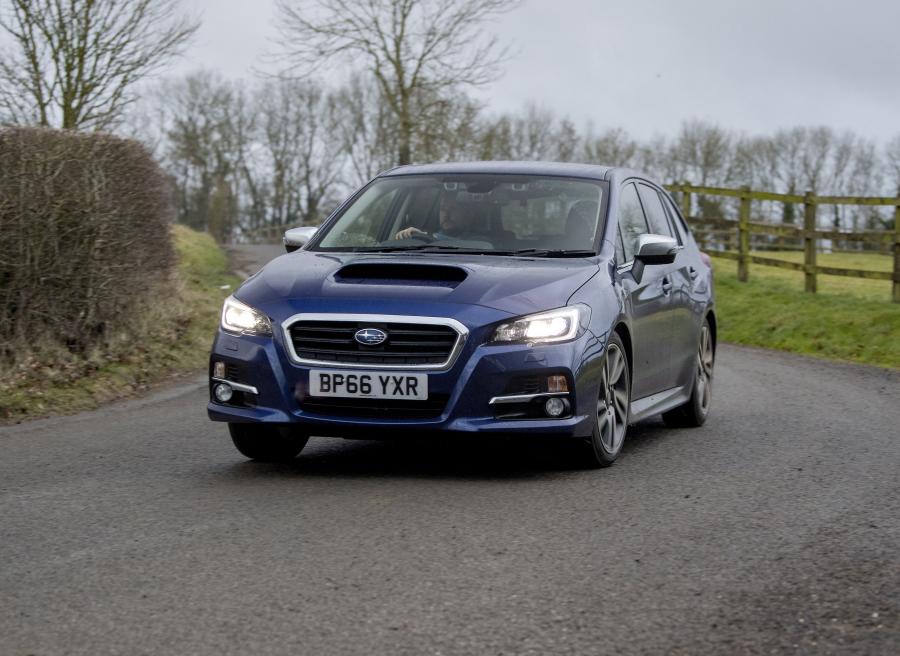  Subaru Levorg GT 2016 года  (UK) (фото 12 из 40)